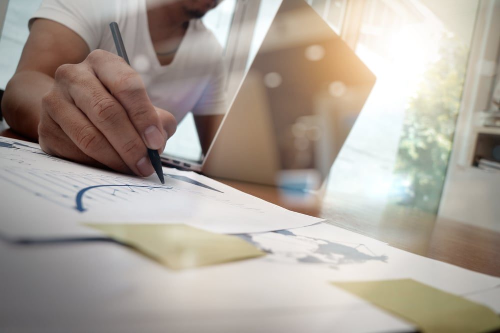 A importância da revisão periódica de contratos para mitigar riscos